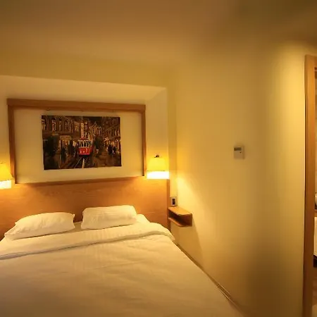 Oda ve Kahvaltı Beyoglu Mls 3*